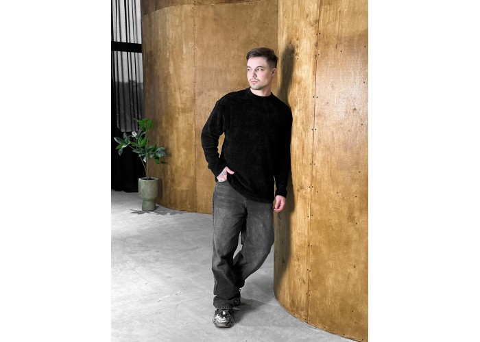 Светр плюш чорний