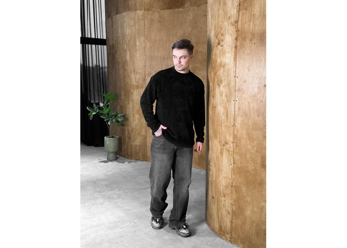 Светр плюш чорний